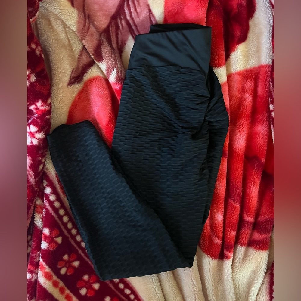 SOLD TikTok Viral Booty Leggings